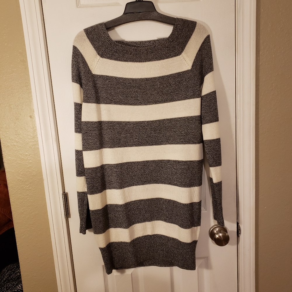 American Eagle Gray and White Sweater Dress
